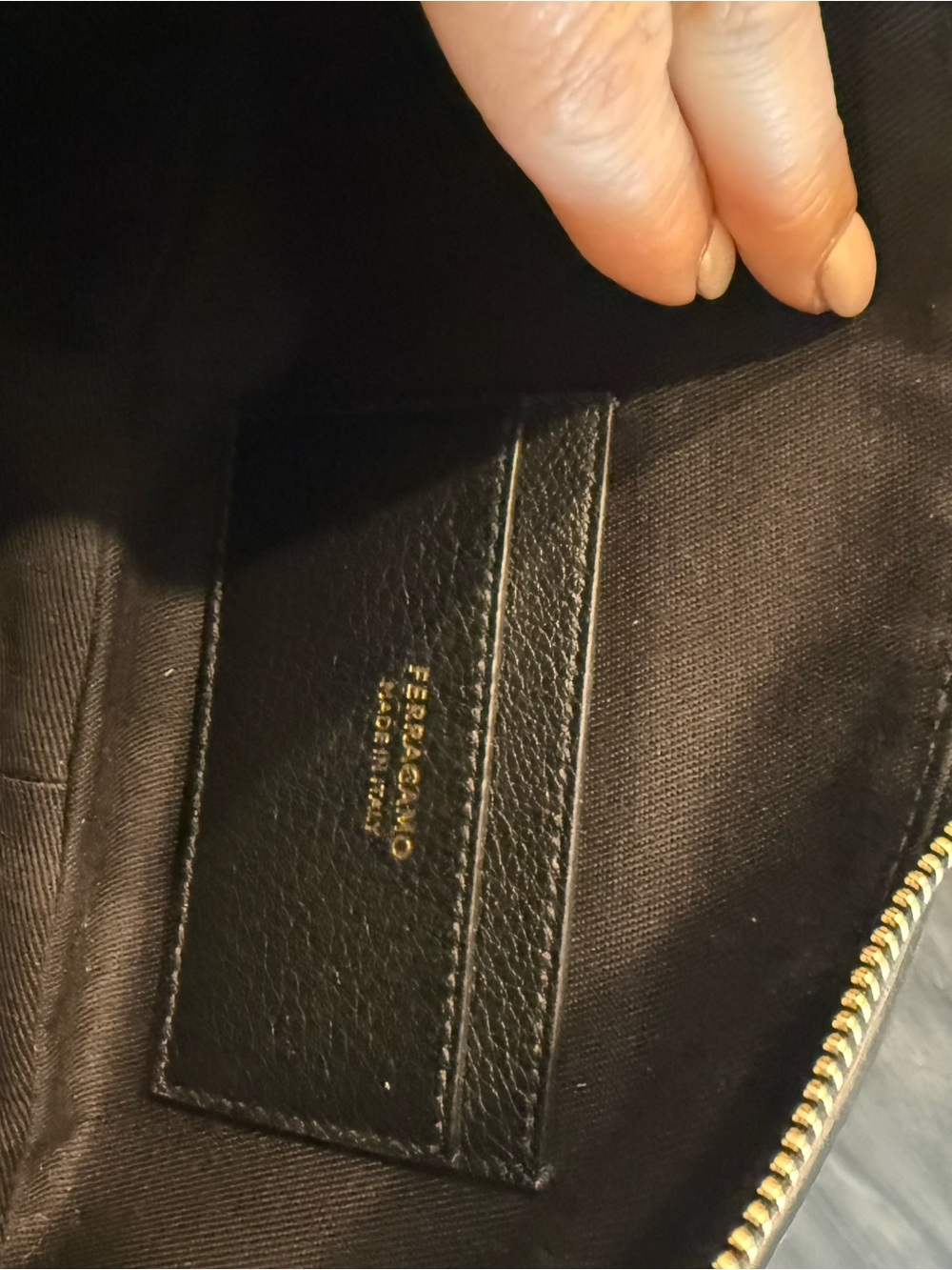 Salvatore Salvatore Ferragamo Black Pebbled Leather Crescent Shoulder Bag - Picture 6 of 9
